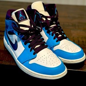 Jordan 1 Hornets